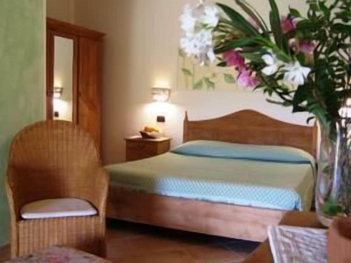 Hotel Club Ragno D'Oro Olbia Tempio エクステリア 写真